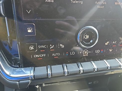 Used 2025 GMC Yukon Elevation w/ LPO, Floor Liner Package AWD/4WD image 28