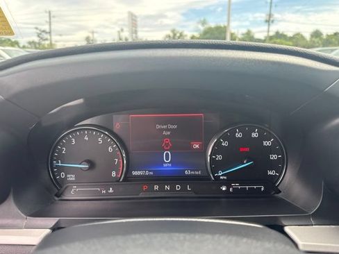 Used 2022 Ford Explorer XLT w/ Equipment Group 202A RWD image 19