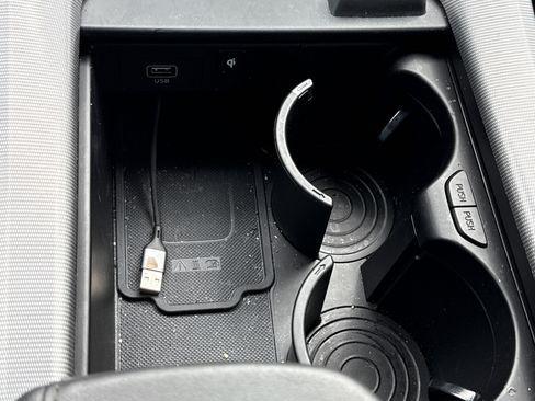 Used 2023 Hyundai Palisade Calligraphy image 30