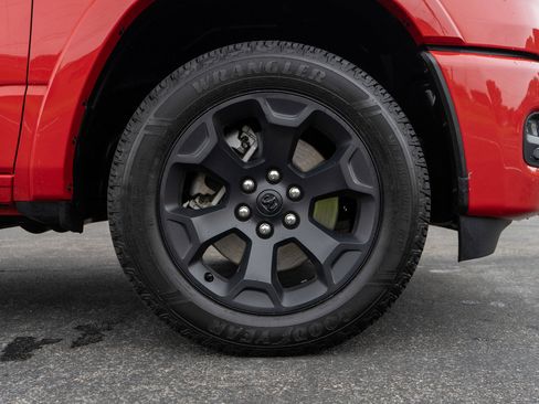 Used 2025 RAM 1500 Big Horn AWD/4WD image 10