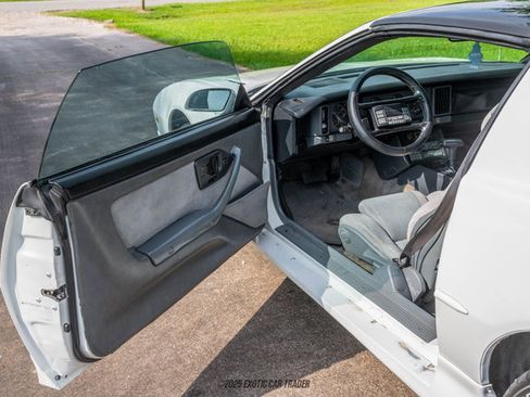 Used 1989 Pontiac Firebird Trans Am RWD image 43