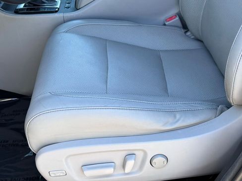Used 2015 Toyota Highlander Limited Platinum AWD/4WD image 33