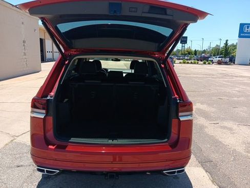 Used 2024 Volkswagen Atlas SEL Premium R-Line image 31