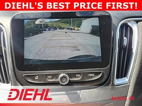 Used 2018 Chevrolet Malibu LT w/ Redline Edition FWD image 11