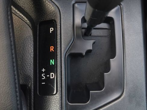 Used 2018 Toyota RAV4 LE AWD/4WD image 14