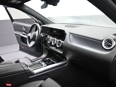 Used 2025 Mercedes-Benz GLA 250 4MATIC image 25