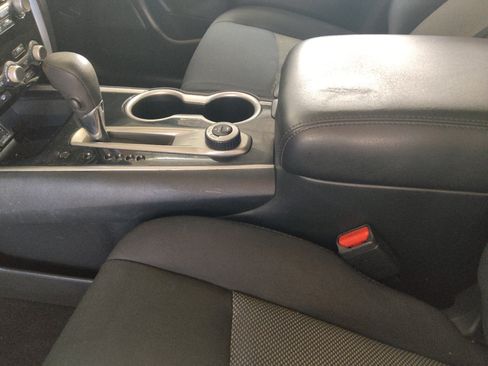 Used 2019 Nissan Pathfinder S image 26