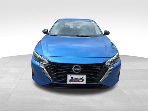 Used 2025 Nissan Sentra SR FWD image 9