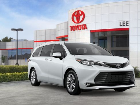 New 2026 Toyota Sienna Limited AWD/4WD image 15