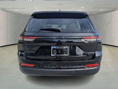 New 2025 Jeep Grand Cherokee Altitude image 5