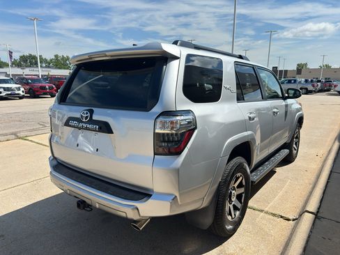 Used 2019 Toyota 4Runner TRD Off-Road Premium AWD/4WD image 5