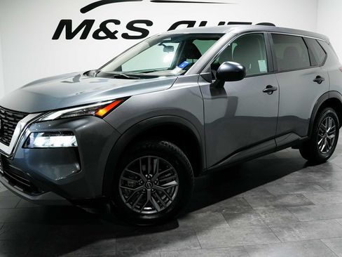 Used 2023 Nissan Rogue S AWD/4WD image 2