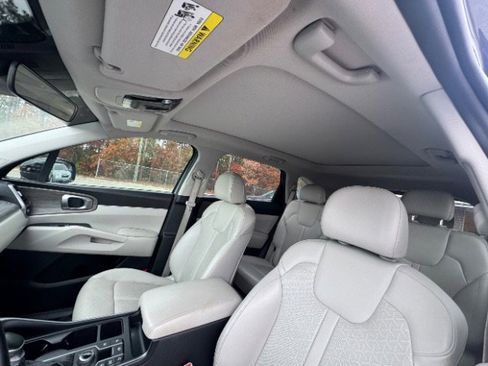 Used 2021 Kia Sorento EX w/ EX AWD X-Line Package image 11