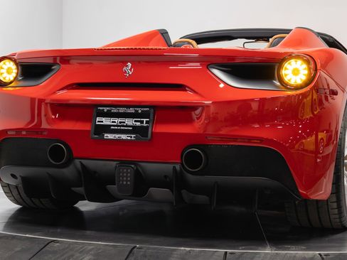 Used 2016 Ferrari 488 Spider image 80