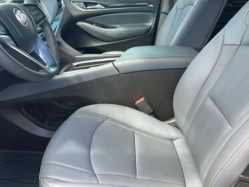 Used 2023 Buick Enclave Premium image 13