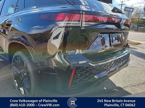 New 2026 Volkswagen Tiguan SE R-Line image 11