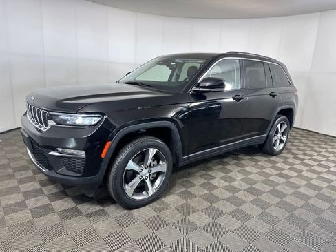 Used 2023 Jeep Grand Cherokee 4WD 4xe image 7