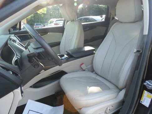 Used 2020 Lincoln Nautilus Reserve w/ Equipment Group 201A FWD image 11