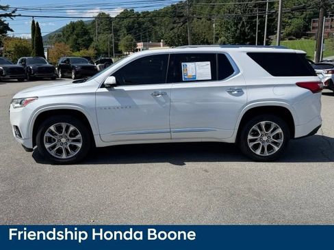 Used 2018 Chevrolet Traverse Premier w/ Driver Confidence II Package FWD image 8