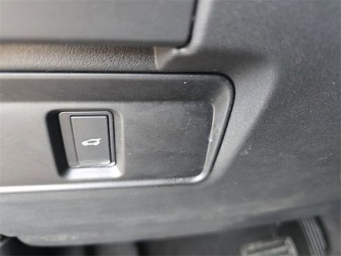 Used 2025 Land Rover Discovery Sport S image 26