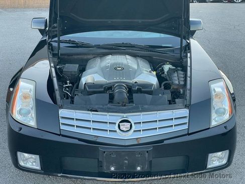 Used 2008 Cadillac XLR RWD image 24