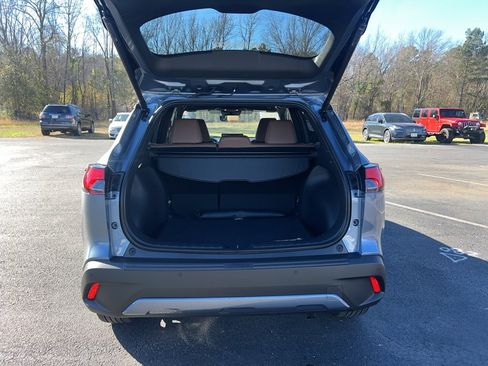 Used 2026 Toyota Corolla Cross XLE image 28