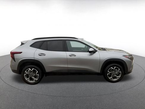 Used 2025 Chevrolet Trax LT image 16