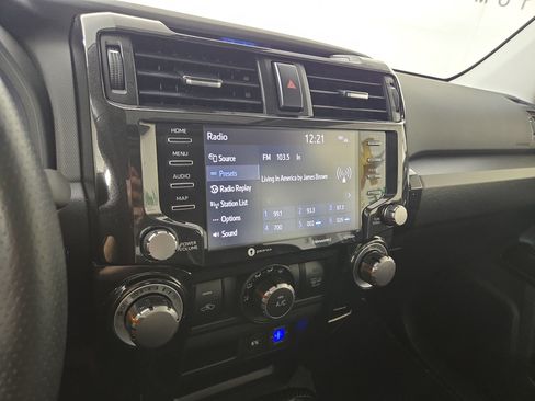 Used 2022 Toyota 4Runner TRD Off-Road Premium w/ Moonroof Package AWD/4WD image 19