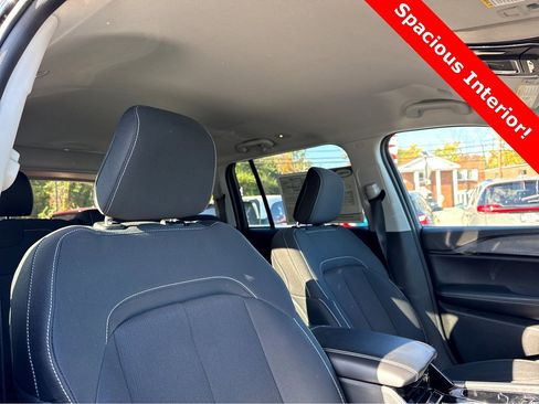 Used 2023 Jeep Grand Cherokee Laredo image 8