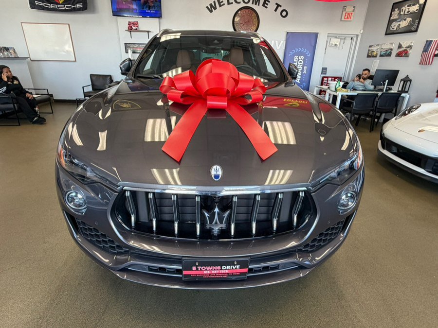 Used 2023 Maserati Levante GT AWD/4WD image 13