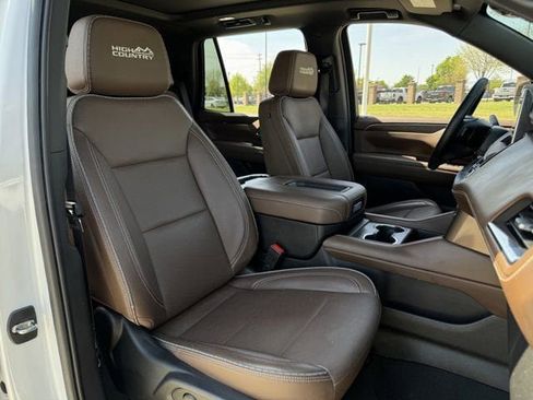 Used 2023 Chevrolet Tahoe High Country image 34