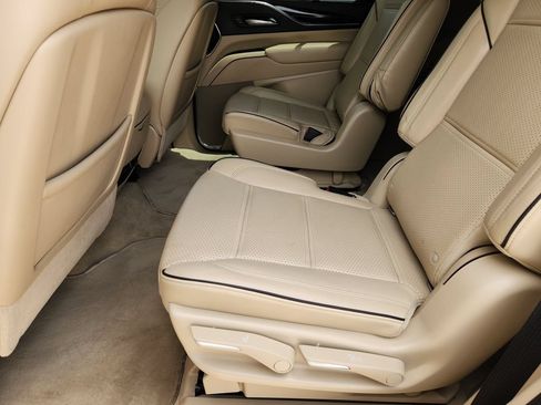 Used 2021 Cadillac Escalade Premium Luxury w/ LPO, Illumination Package AWD/4WD image 32