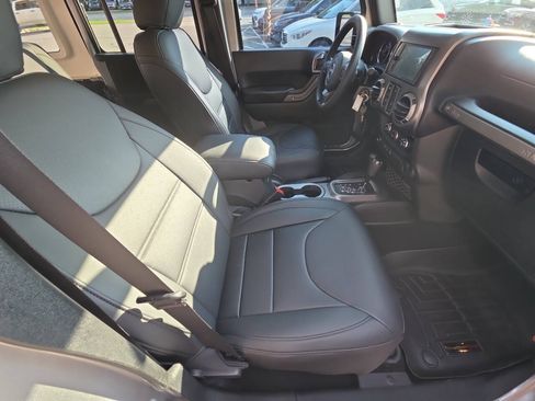Used 2017 Jeep Wrangler Unlimited Sport AWD/4WD image 22