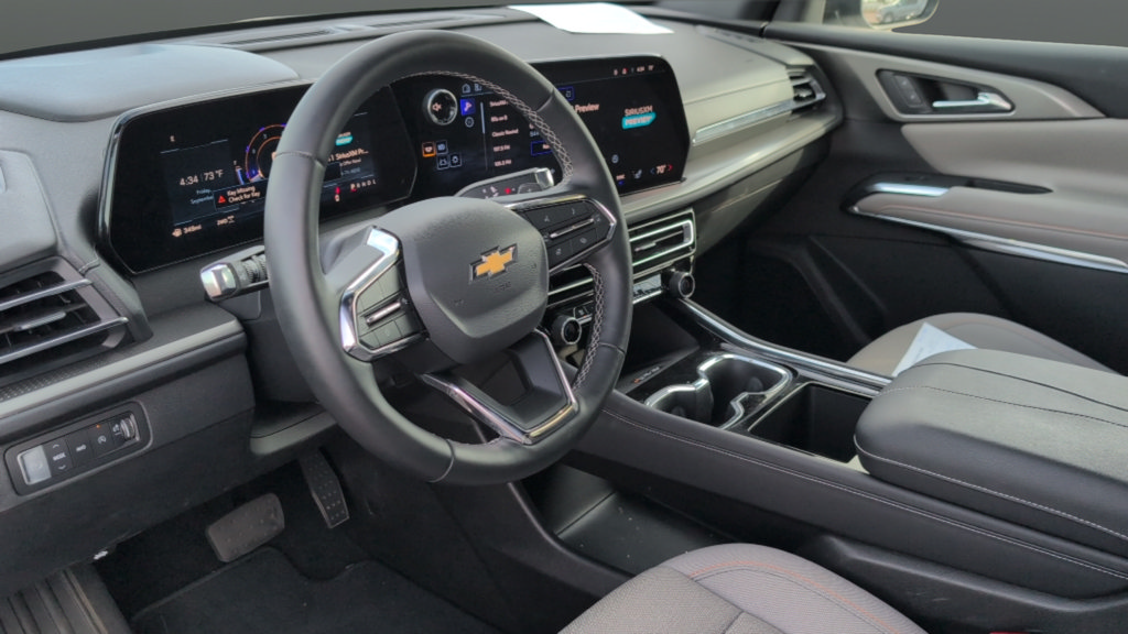 Used 2026 Chevrolet Traverse LT w/ Driver Confidence Package AWD/4WD image 9