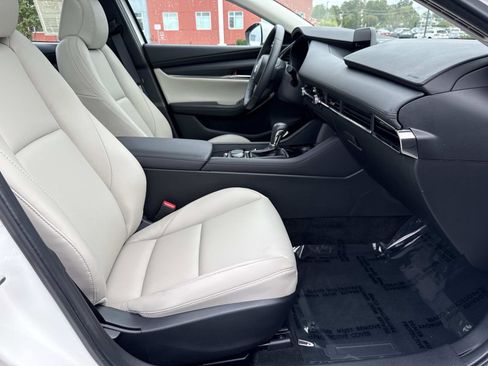 Used 2024 MAZDA MAZDA3 s image 19