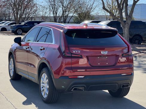Used 2021 Cadillac XT4 Luxury w/ Cold Weather Package image 7