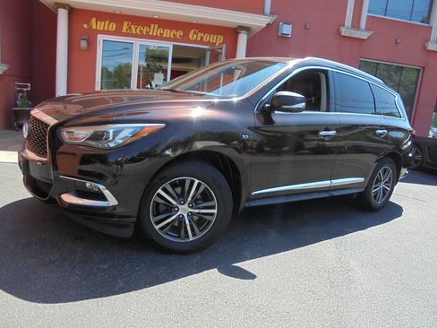 Used 2019 INFINITI QX60 Luxe w/ Essential Package AWD/4WD image 2