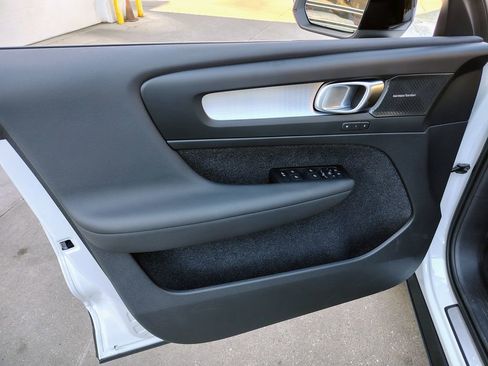 New 2026 Volvo XC40 B5 Ultra w/ Climate Package AWD/4WD image 10