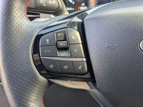 Used 2025 Ford Explorer ST-Line w/ ST-Line Street Pack image 18