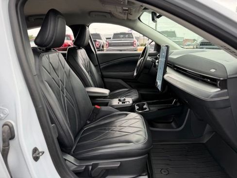 Used 2021 Ford Mustang Mach-E Select w/ Comfort/Appearance Package AWD/4WD image 15