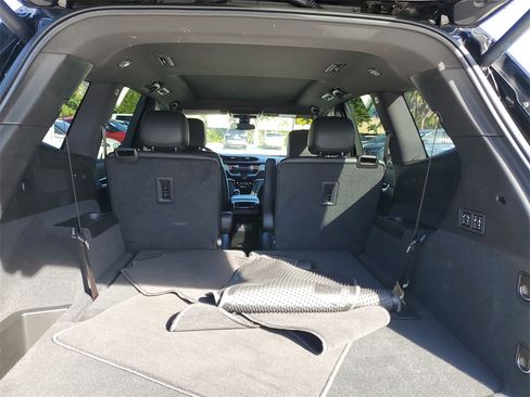 Used 2023 Cadillac XT6 Premium Luxury image 7