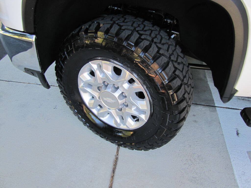 Used 2020 Chevrolet Silverado 2500 LT w/ Z71 Off-Road Package AWD/4WD image 34
