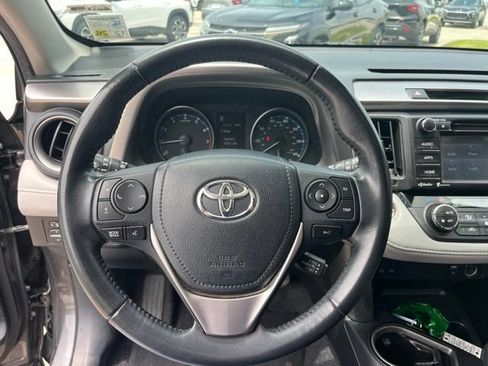 Used 2018 Toyota RAV4 XLE FWD image 15