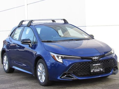 New 2026 Toyota Corolla SE FWD image 2