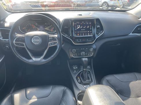 Used 2019 Jeep Cherokee Limited w/ Technology Group AWD/4WD image 7