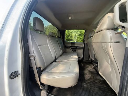 Used 2018 Ford F250 XL w/ Power Equipment Group AWD/4WD image 15