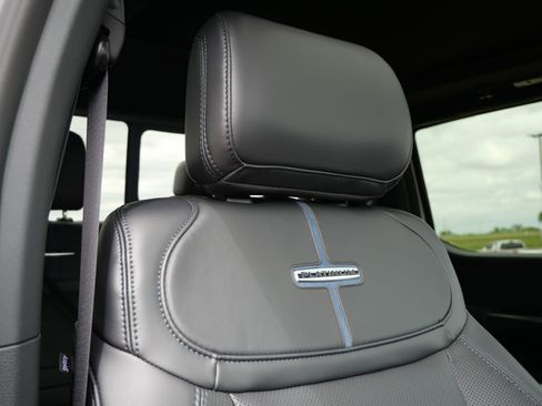 Certified 2026 Ford F450 Platinum image 22