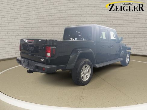 Used 2022 Jeep Gladiator Sport AWD/4WD image 5