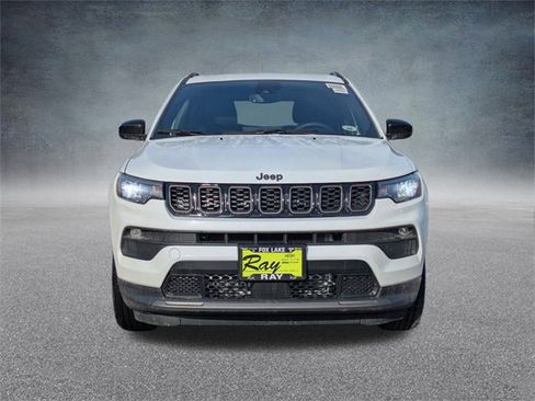 Certified 2026 Jeep Compass Latitude image 9