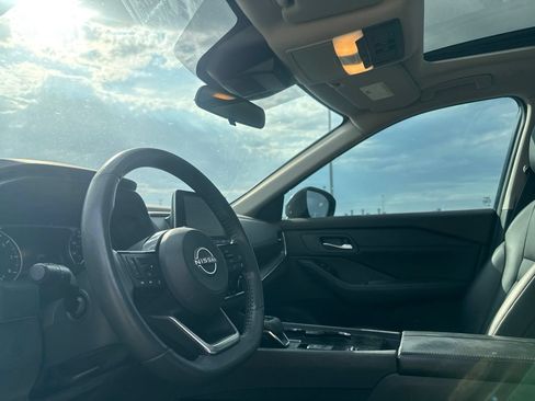 Used 2023 Nissan Rogue SV w/ SV Premium B Package FWD image 39